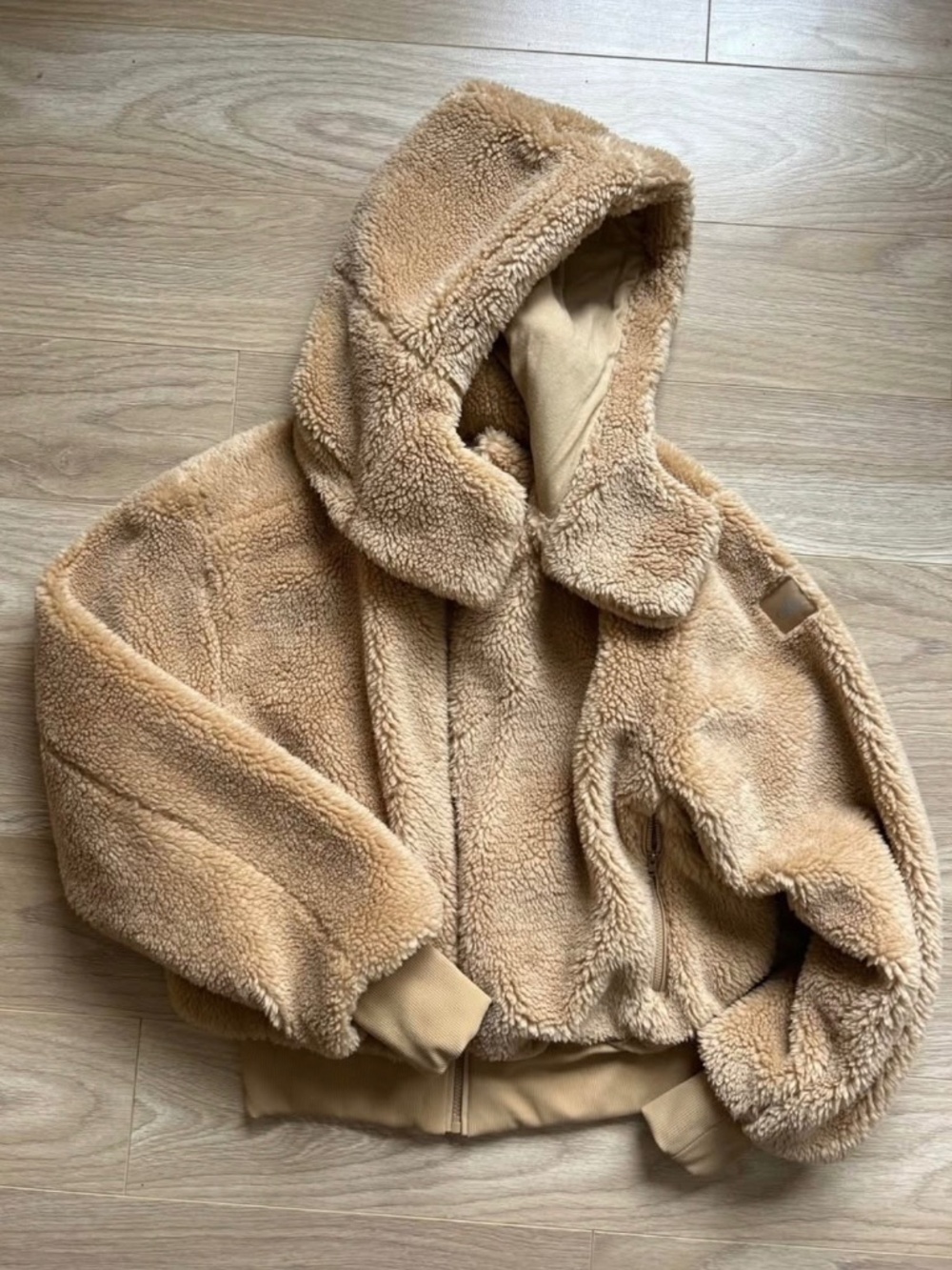Alo Yoga Foxy Sherpa Jacket- M - Camel